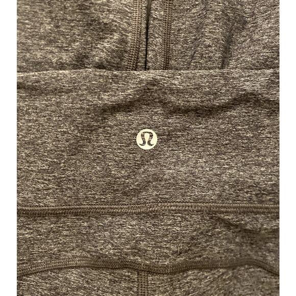 Lululemon Tied To It 7/8 Tight in Heathered Black / Dark Carbon size 6 - Picture 4 of 5